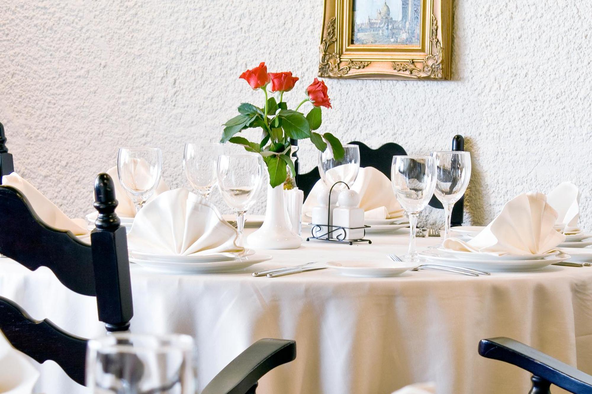 Salute Hotel Киев Екстериор снимка