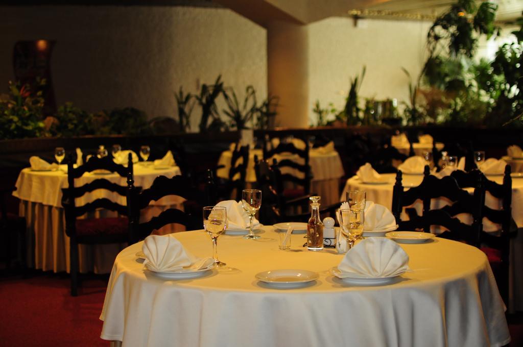 Salute Hotel Киев Екстериор снимка