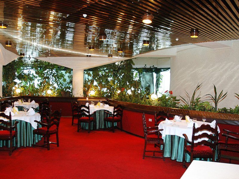 Salute Hotel Киев Екстериор снимка