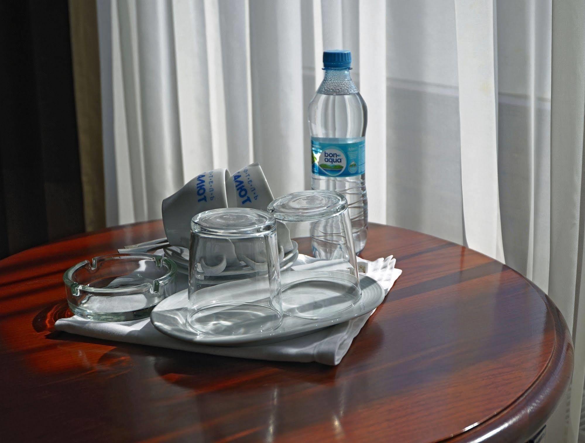 Salute Hotel Киев Екстериор снимка