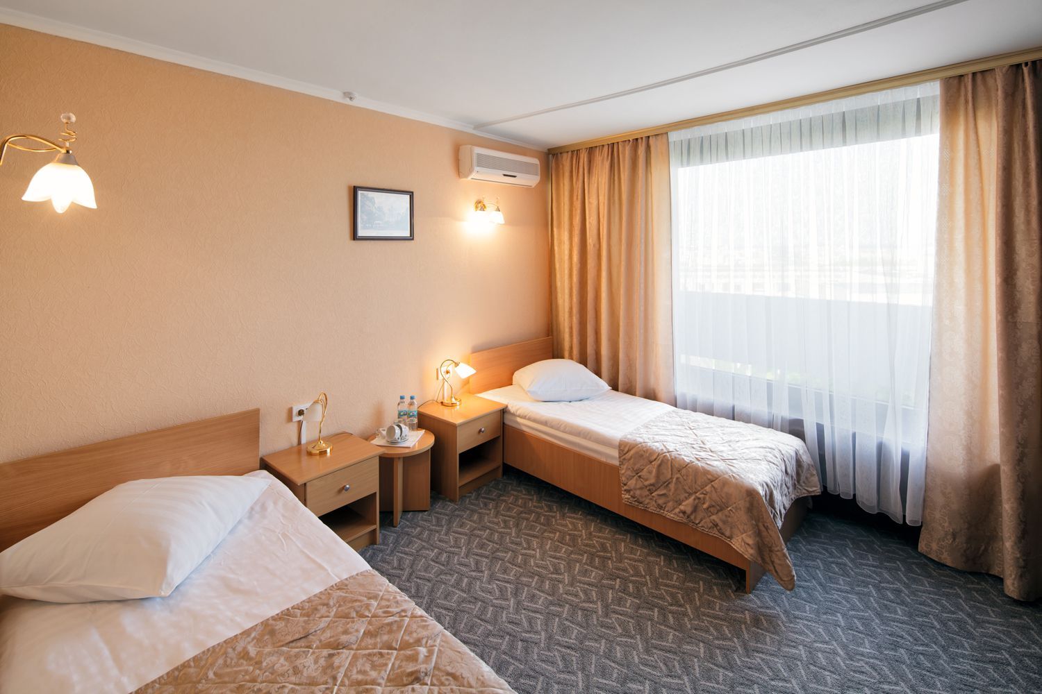 Salute Hotel Киев Екстериор снимка