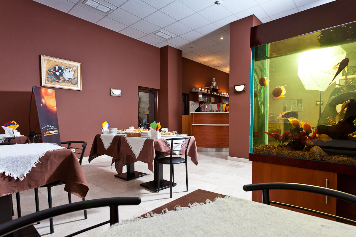 Salute Hotel Киев Екстериор снимка