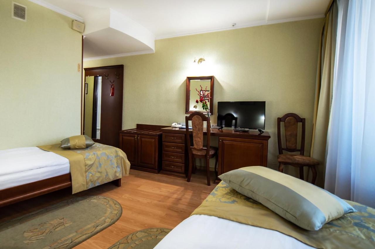 Salute Hotel Киев Екстериор снимка