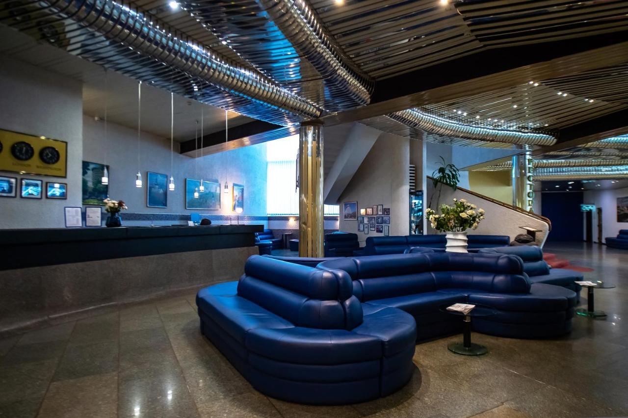 Salute Hotel Киев Екстериор снимка