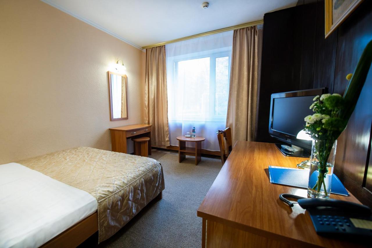 Salute Hotel Киев Екстериор снимка