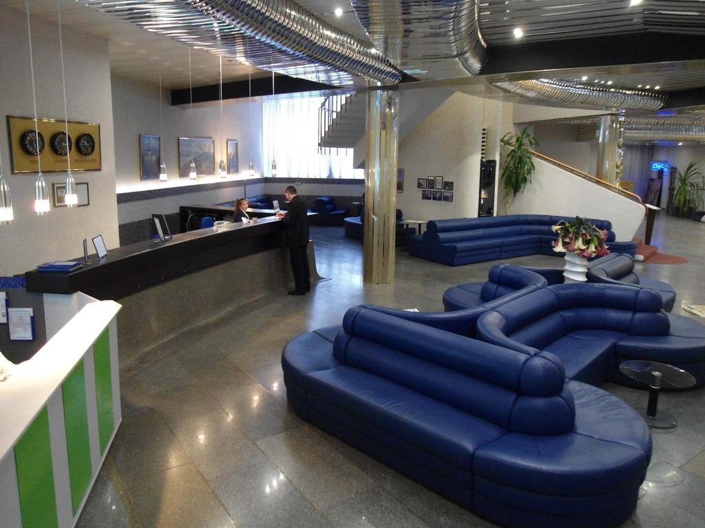 Salute Hotel Киев Екстериор снимка